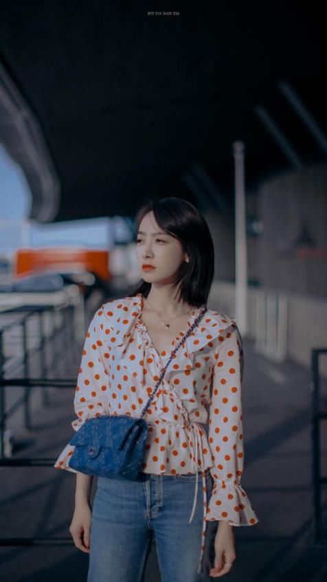  「感觉」衬衫穿起来土里土气的？那是你搭配的不对，看看明星们是怎么搭配