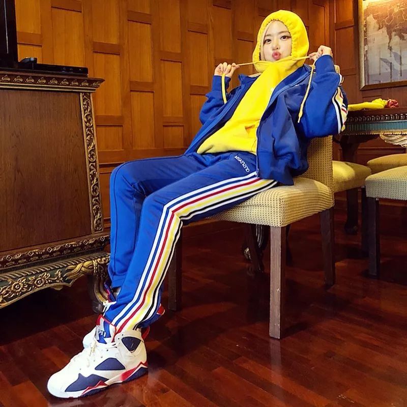 Yeezy、OW x AJ1 齐亮相，看看女神们最近又上脚了什么鞋!