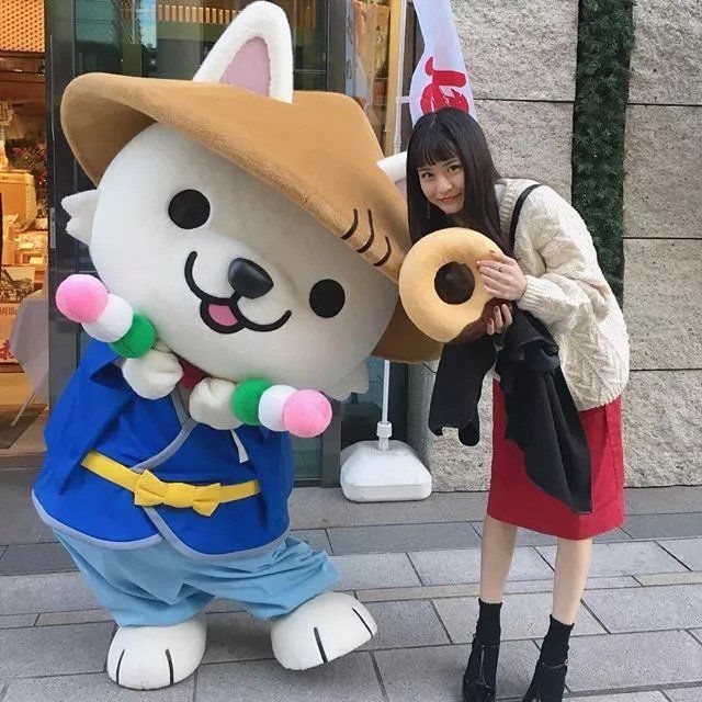 年仅21岁身高167的横田成当红的杂志麻豆，坐拥日圈26万粉丝，超