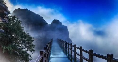 此景点因走红门票翻6倍，众多游客起争议，现欠款1.5亿面临倒闭？