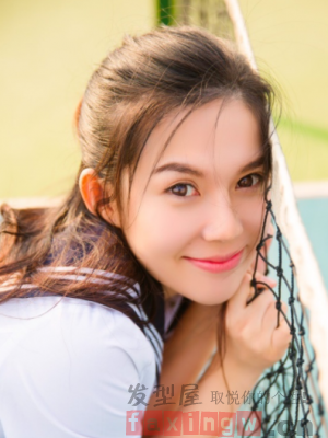 一起走过毕业季 小清新的女生毕业长发走一波