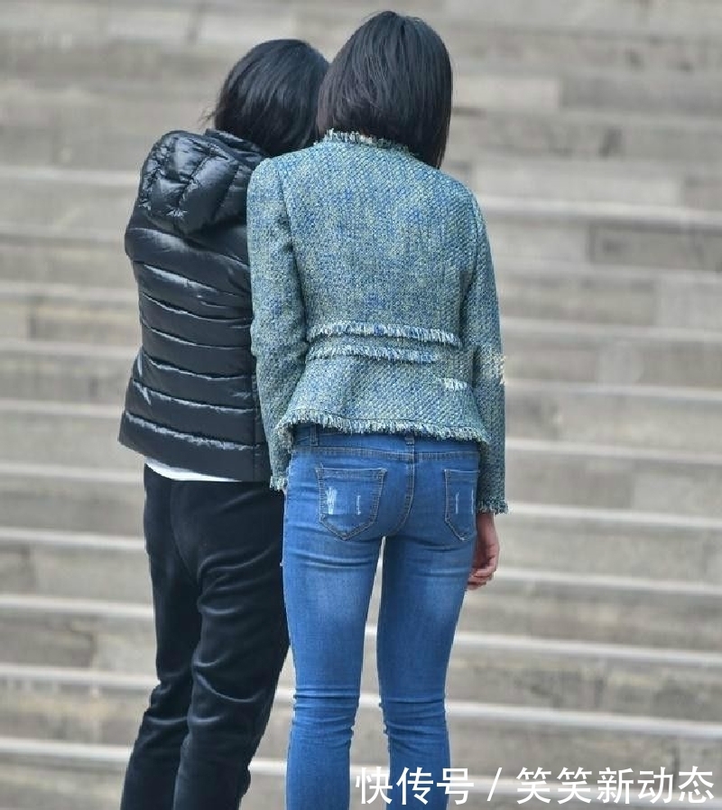  显嫩|时髦洋气更显嫩，时尚女郎一定要穿牛仔裤，修身显瘦美女必备!
