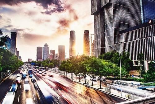  [中国]中国十大城市平均月薪排名公布，北京居榜首，重庆买楼压