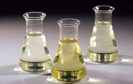 不用花费化妆品，睡前用它擦擦脸，5日可去掉斑点，皮肤水嫩透彻