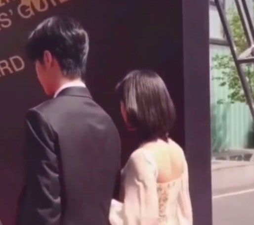 「生人」沈月王一博红毯挽手走,看到两人背影后,不愧是“生人勿碰”王一博