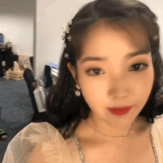 【GIF】GIF搞笑趣图:?算了,你们两个还是比拼吧!我这酒量不行!