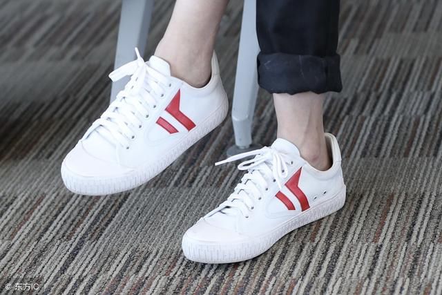 白鞋变脏变黄，用这个小技巧，保证3分钟成功“美白”