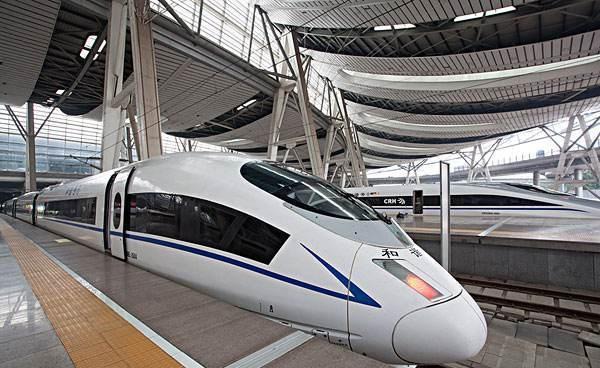 高铁司机全程不可离开驾驶室，那上厕所要如何解决呢？