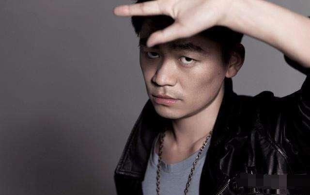 闺蜜曝马蓉在国外情况不容乐观，喊话王宝强：拿钱赎回孩子