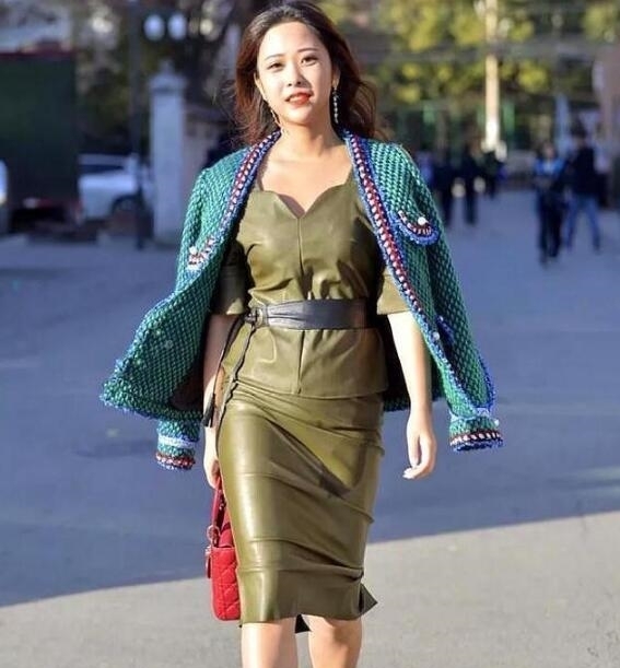 怕冷|时尚街拍美女,图4穿的很时髦,但高跟不能怕冷