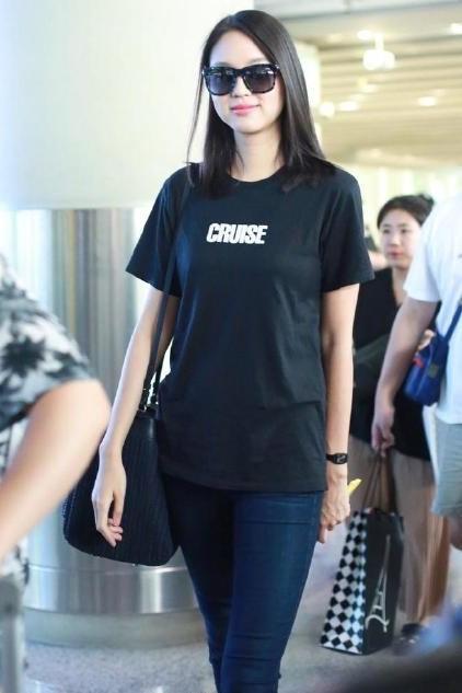 看了张梓琳的腿, 男人都要怀疑人生了! 这长腿连不少男人都羡慕!