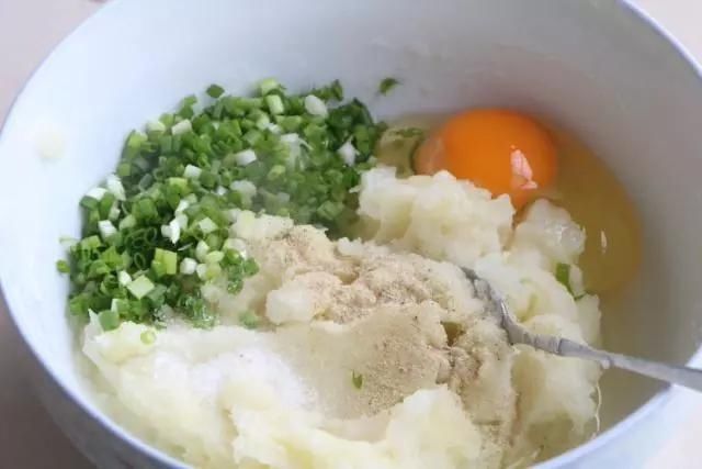  「吃法」早餐别吃馒头包子了，教你新吃法，不发面不醒面，连吃2天都不腻