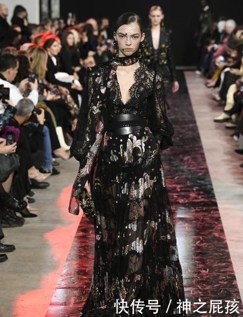  【蝴蝶结】Elie Saab 2020年秋冬系列 清新波点时尚穿出最美高级感