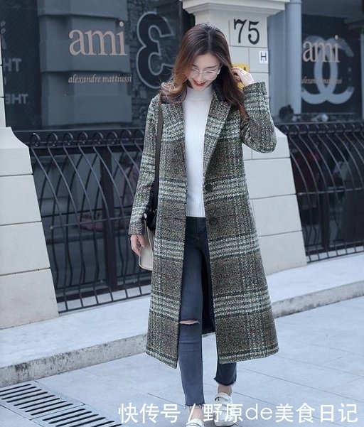 『很火』最近流行很火的一款“格纹大衣”,保暖又时髦,谁说早春不能穿