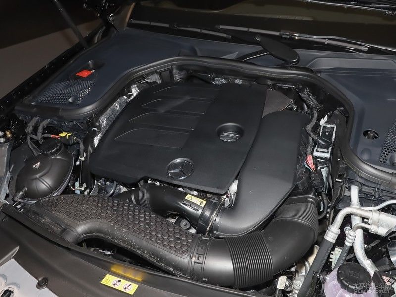  #车型#新款奔驰E级长轴正式上市 售42.98-62.38万元