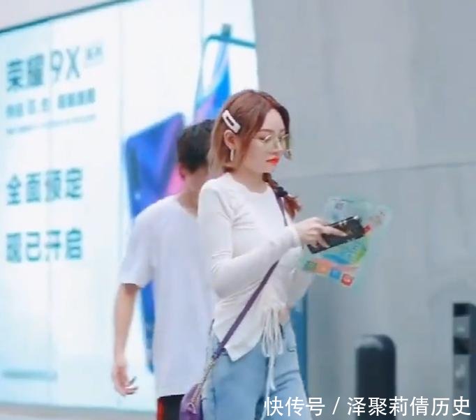 #美女#美女这么紧的牛仔裤，你不会出汗吗