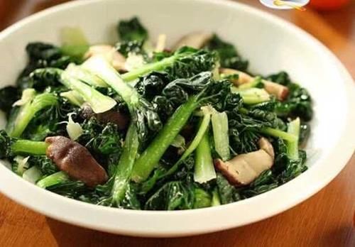  乌塌菜■人称“维他命菜”，11月正当季，亩产3千斤，如今农民却