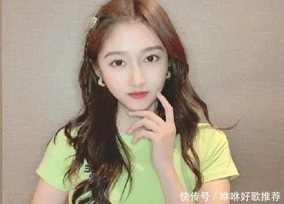 『漂亮』归国四子女友对比：鹿晗的漂亮，吴亦凡的清纯，黄子韬的才叫美