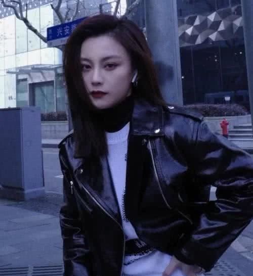 [ 街头风]看到她中分后一秒剧终，难怪《唐人街探案3》kiko一直都是齐刘海