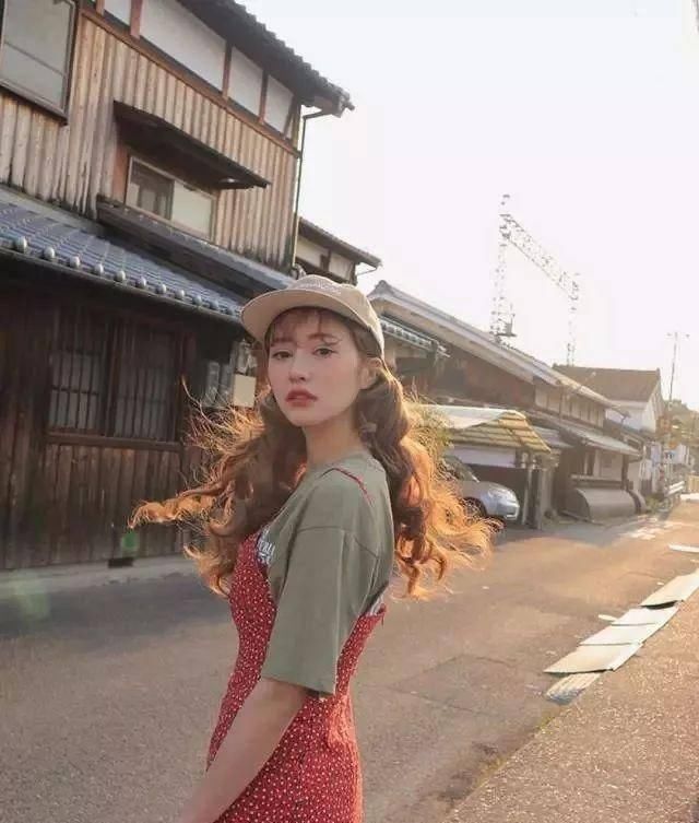  让你看起来■这款发型让你的大脸变成了小脸，比丸子头还减龄！
