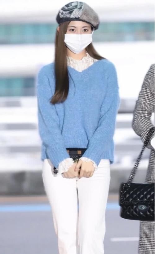 『气质』春天如何穿出元气？碎花依旧经典时髦，穿出春天最美气质