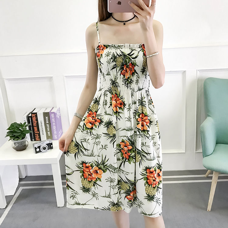 天阿噜，女人在海边这样穿，凸显S曲线，迷人性感，美得不像话