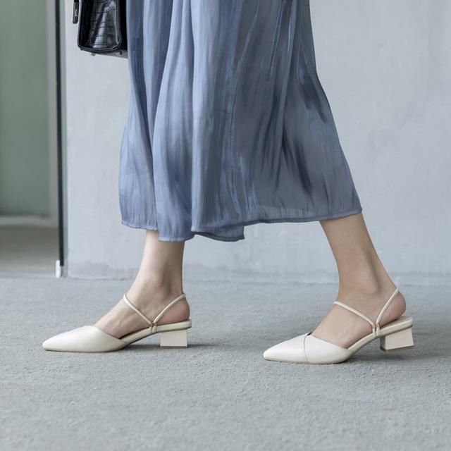 8款夏日好看又好穿的凉鞋，走路不累解救你的双脚