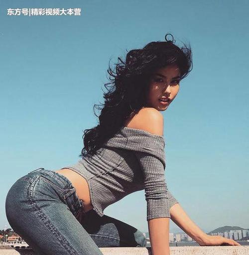 街拍过程中发现的一名野性美女，来自湖北的职业模特