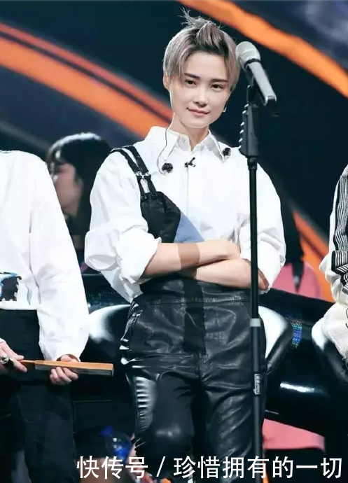 李宇春做节目最简单的发型，从春哥变回春妹，这发型得推荐给女友