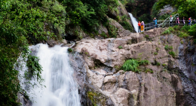 中国避暑胜地，浙江安徽各两处，安徽一处，这是八九月该去的地方