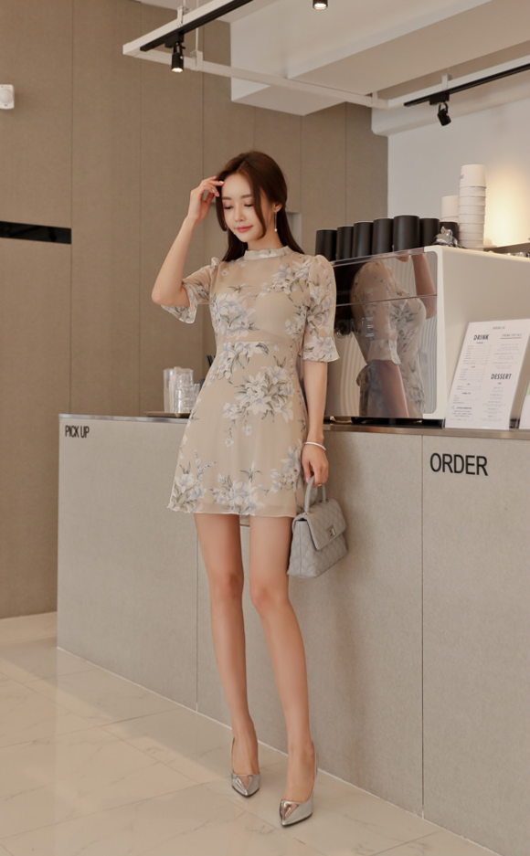 女神孙允珠，茉莉山茶香薰初恋透薄染花裙