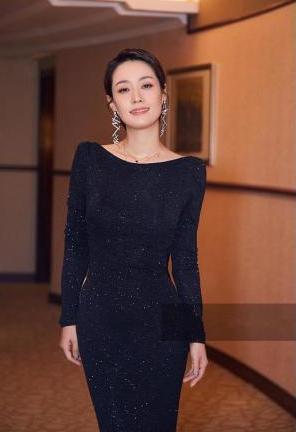 马伊琍厉害了，这个人鱼裙连林志玲都比不过她，网友：这次真的她