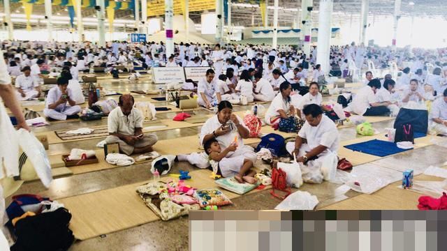 世界上最大道场，建于沼泽之上，供奉百万尊佛像