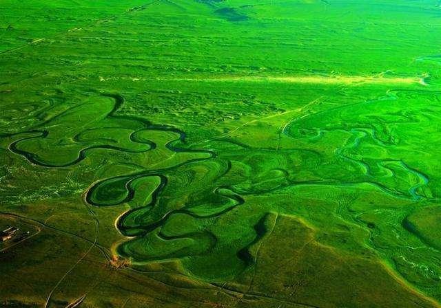 世界上“最窄的大河”河水竟往上流，外国游客长途跋涉来参观！