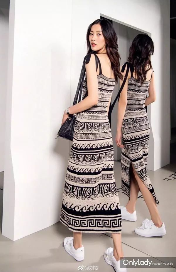 我最喜欢你什么样子?穿连衣裙的样子!