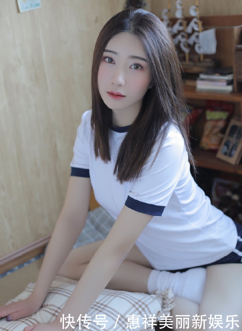 身材@时尚街拍:这是谁家的小姐姐?体操服穿得就是显身材!