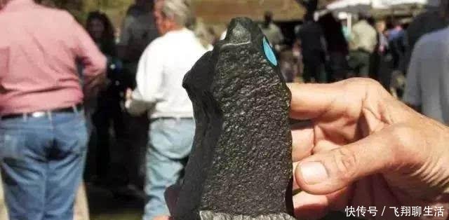  「玉石」谁说老外不玩奇石, 看看国外的石头市场是啥样!