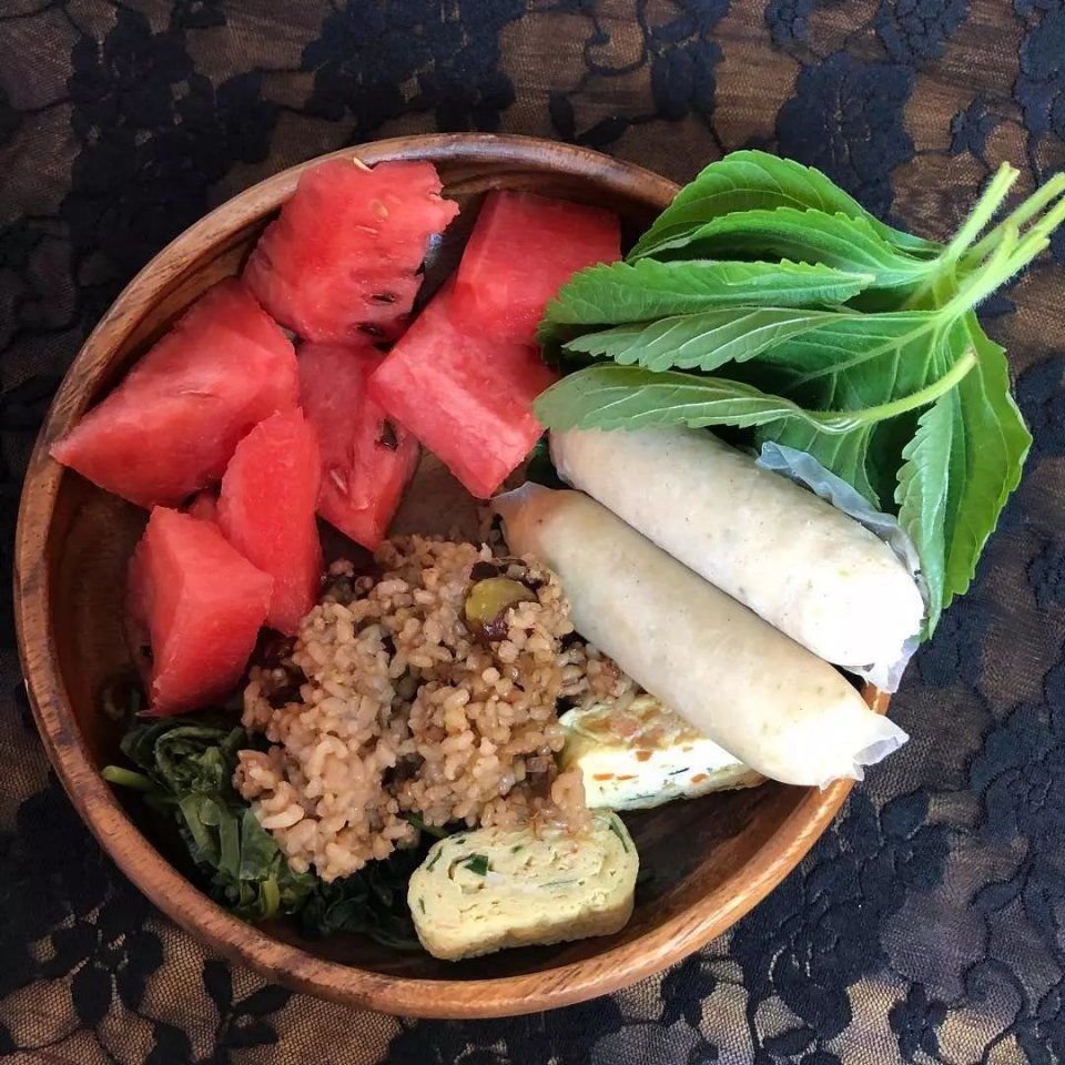 她减掉半个自己，瘦下来连整容的钱都省了!