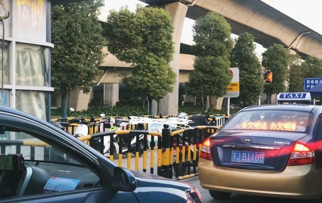  网约车：动真格！网约车司机注意了，在这个商圈随意上下客，后