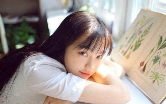 #可演#同样是武大校花, 为何黄灿灿无戏可演, 吴倩却越来越火