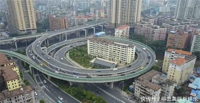  「成了」广州最强钉子户，政府耗资亿元将其圈起来，成了奇观！