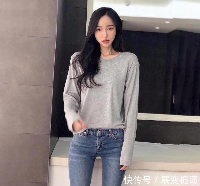 「低调」紧身牛仔裤小姐姐,穿出时尚大气好身材,低调又有朝气!