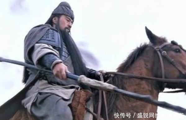  『袁绍』关羽斩颜良后，袁绍为何不派刘备出战关羽因为袁绍很精明