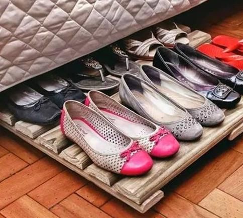 这几种鞋子最不该放在家中，预示越住越倒霉，还好师傅告诉我