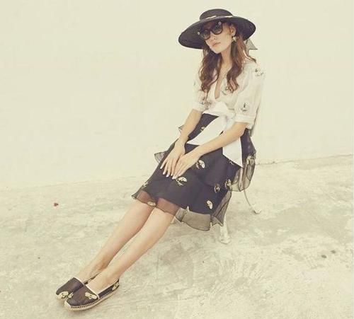 纱裙，穿出若隐若现的性感与梦幻