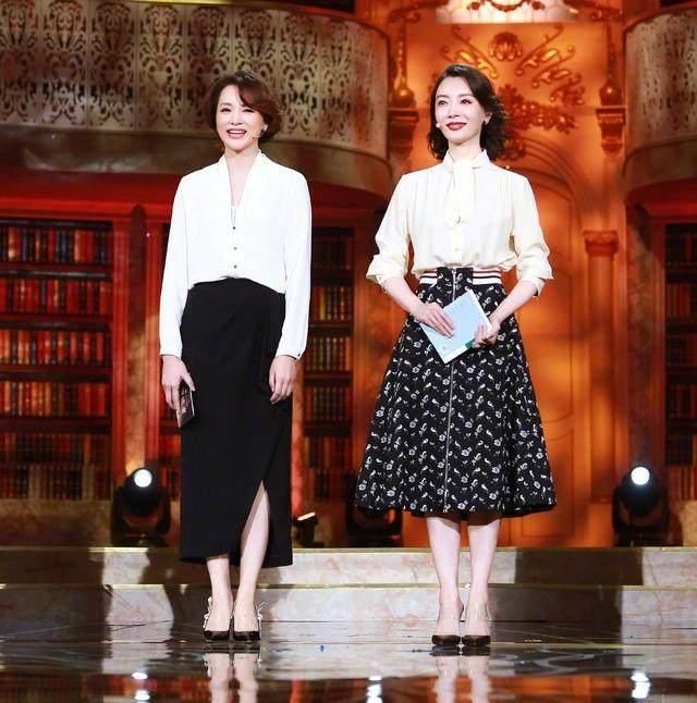 41岁陈数现身机场，腿短腰粗现原形，网友：女神你还是穿裙子吧