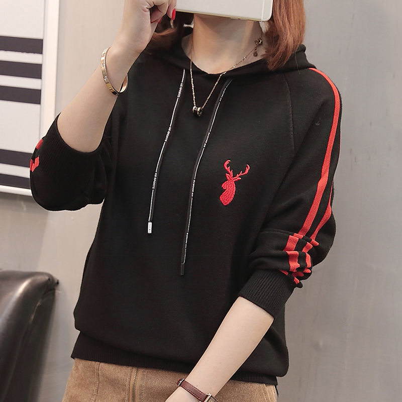 女人到了40岁，初秋别穿裙子了，看看这外套，显瘦变美还显年轻