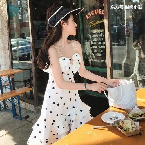 夏天穿小心机连衣裙，时尚小清新，减龄又俏皮！