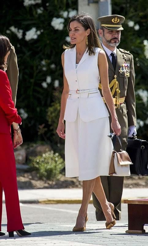 西班牙王后气质完胜凯特王妃 你更欣赏谁呢