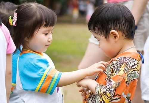 [搞定]儿科医生：孩子脸上有白斑，先别急着“打虫”，补点维生素就搞定